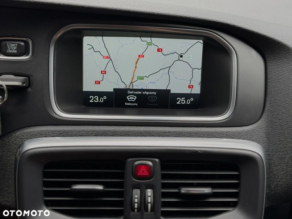 Volvo V40 D2 Drive-E R-Design Kinetic - 28
