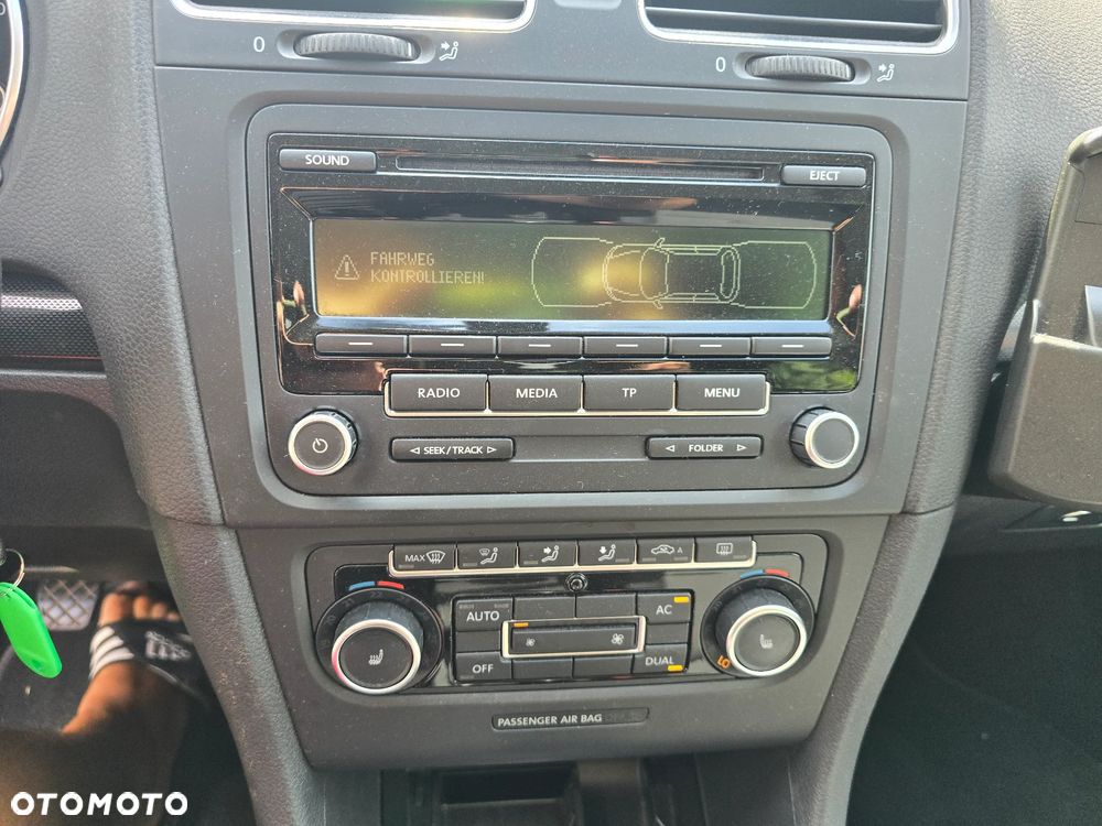 Volkswagen Golf 1.6 TDI DPF BlueMotion Technology Comfortline - 8
