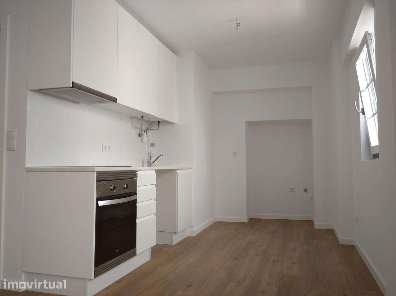 APARTAMENTO T0 NA RUA POSSIDÓNIO DA SILVA - Grande imagem: 4/14