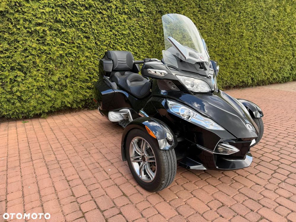 Can-Am Spyder - 2