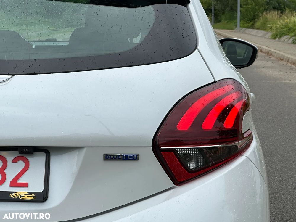 Peugeot 208 Blue-HDi 100 Stop&Start Allure - 12
