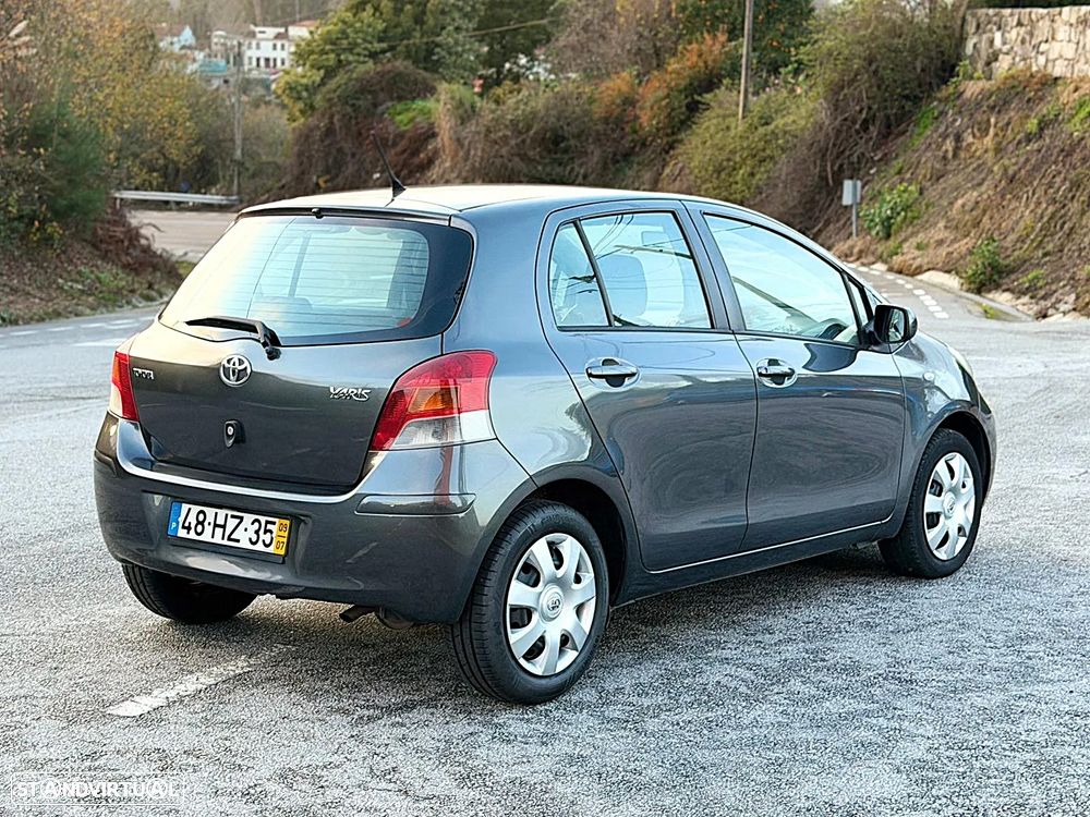 Toyota Yaris 1.0 VVT-i AC Manual - 4