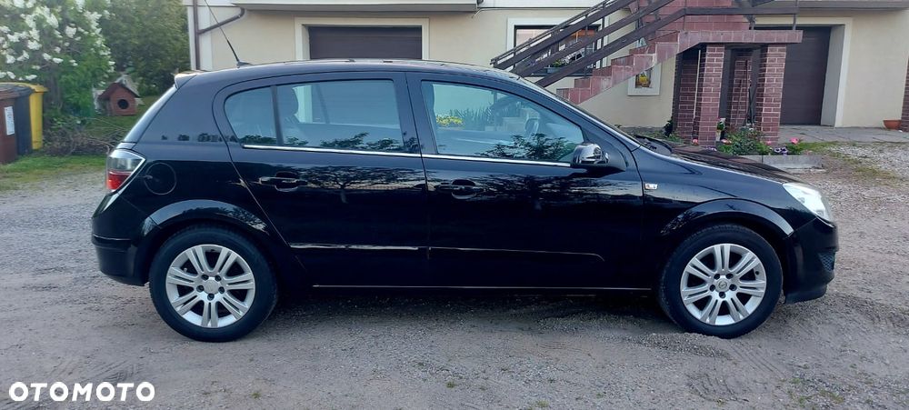 Opel Astra 1.6 Design Edition - 6