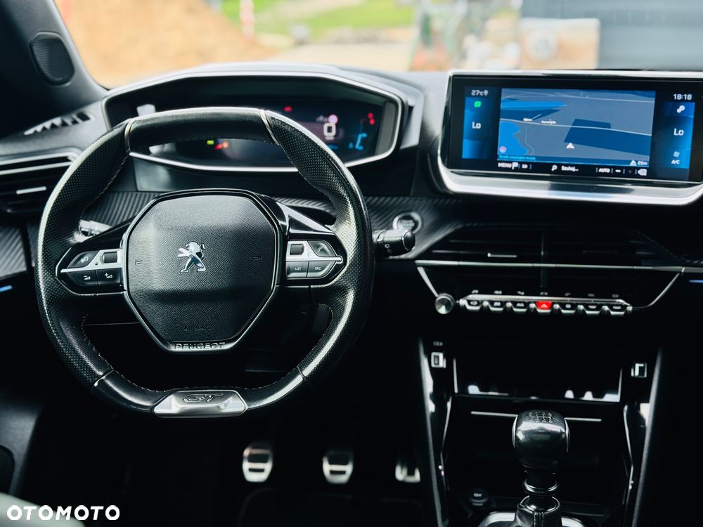 Peugeot 2008 PureTech 130 GT - 26