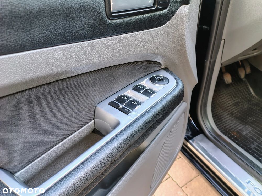 Ford Focus 1.8 Sport - 24