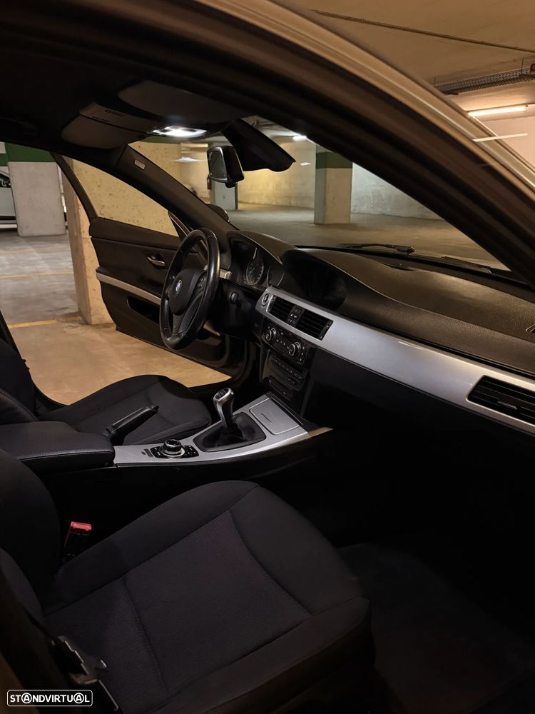 BMW 318 d - 13