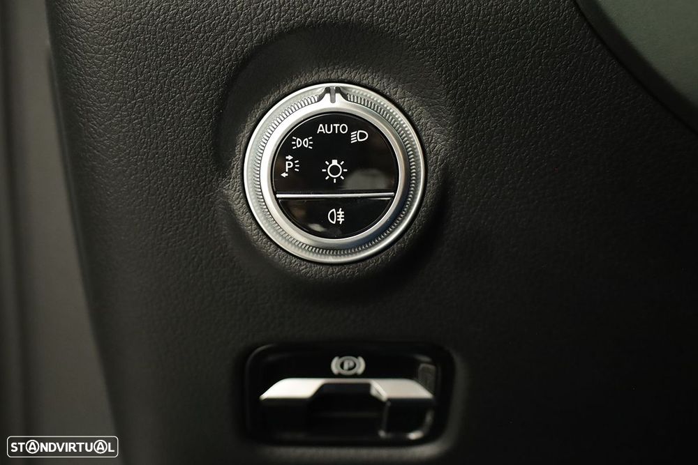Mercedes-Benz C 300 e - 23