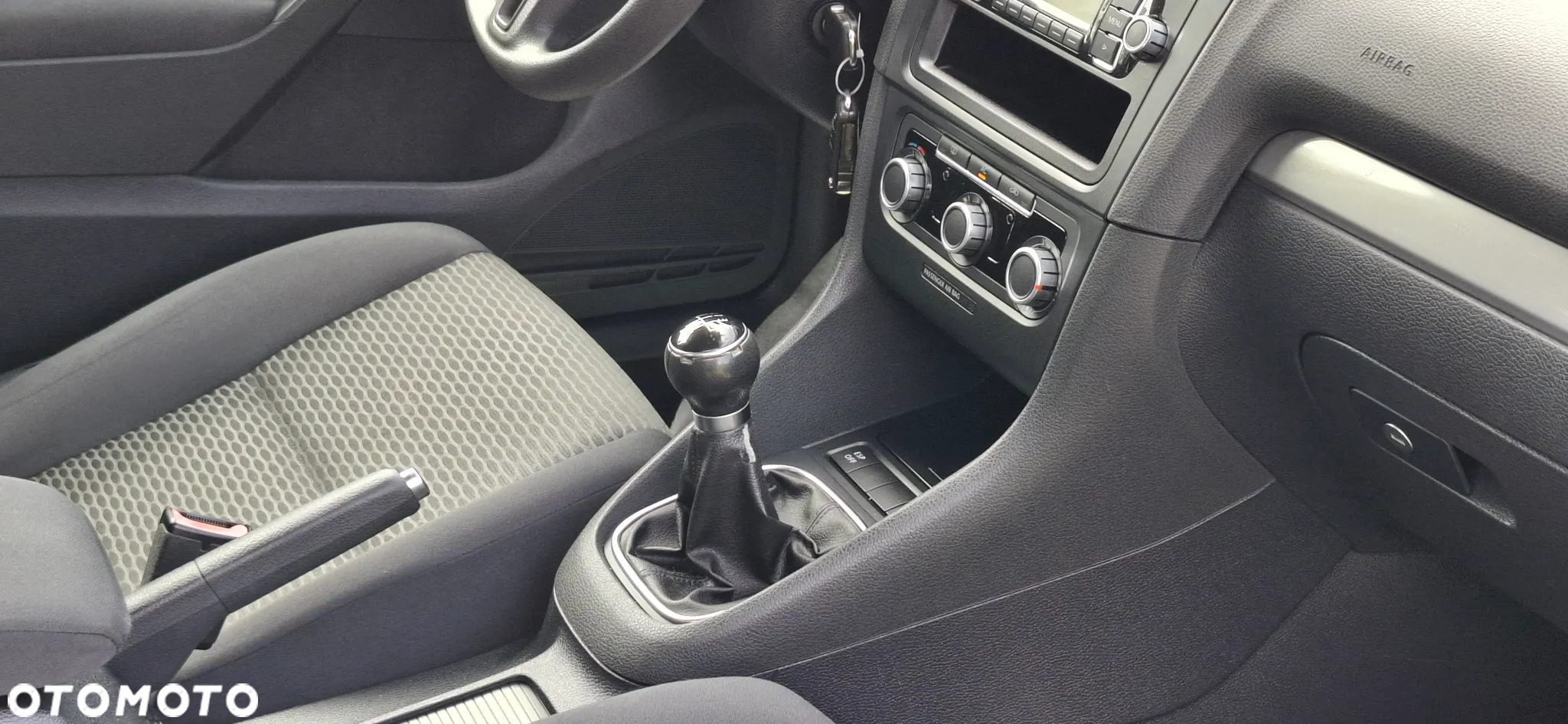 Volkswagen Golf 1.6 TDI BlueMotion Technology Comfortline - 8
