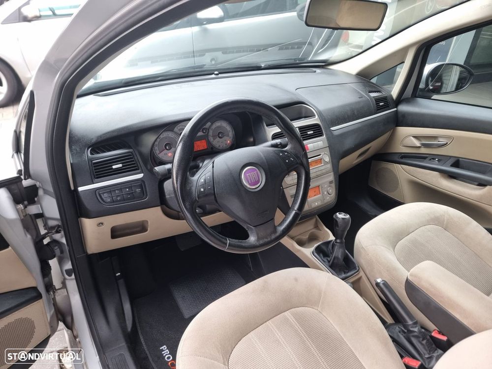 Fiat Linea 1.3 M-Jet Emotion Dualogic - 4