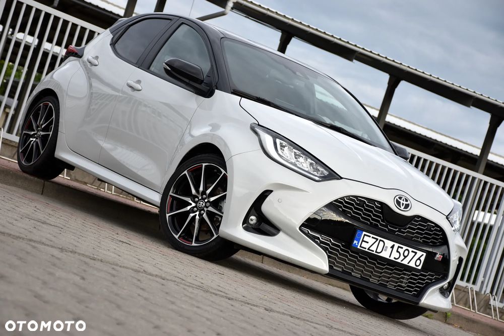 Toyota Yaris Hybrid 1.5 GR Sport - 6