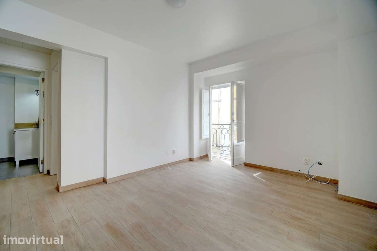 Apartamento T1 para Arrendamento na Bica – Centro Histórico de Lisboa - Grande imagem: 2/14