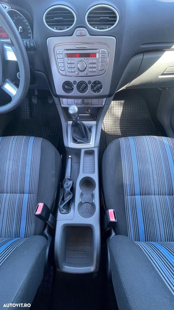 Ford Focus 1.6 TDCi DPF Style - 7