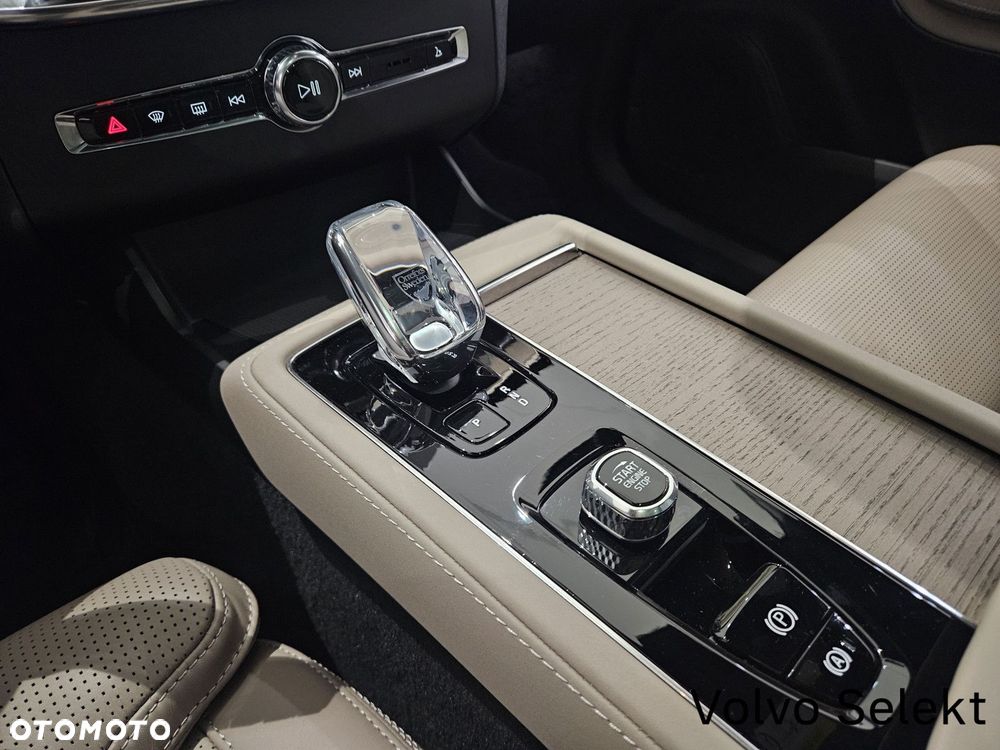 Volvo XC 90 - 30