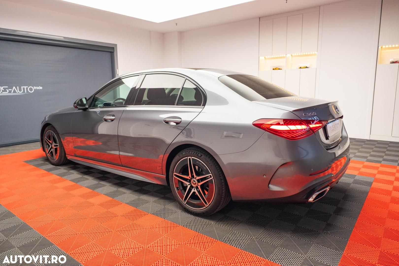 Mercedes-Benz C 300 4Matic T 9G-TRONIC - 11