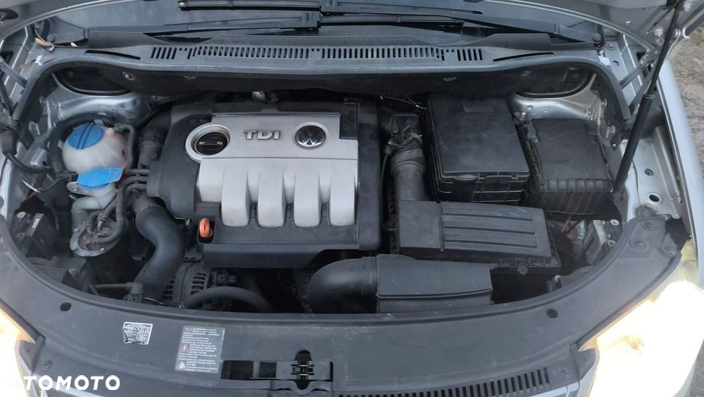 Volkswagen Touran 1.9 TDI DPF Highline - 22