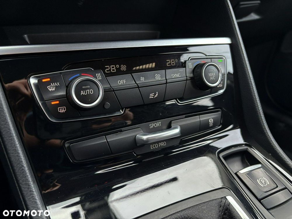 BMW Seria 2 218i Advantage - 34