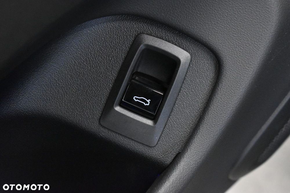 BMW i5 - 10