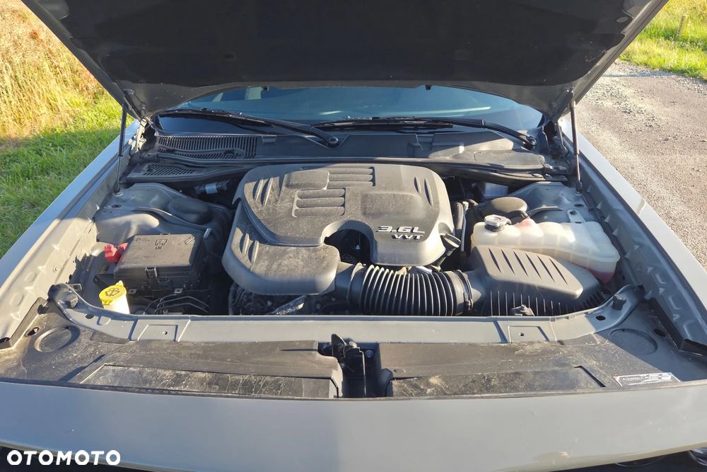 Dodge Challenger - 7