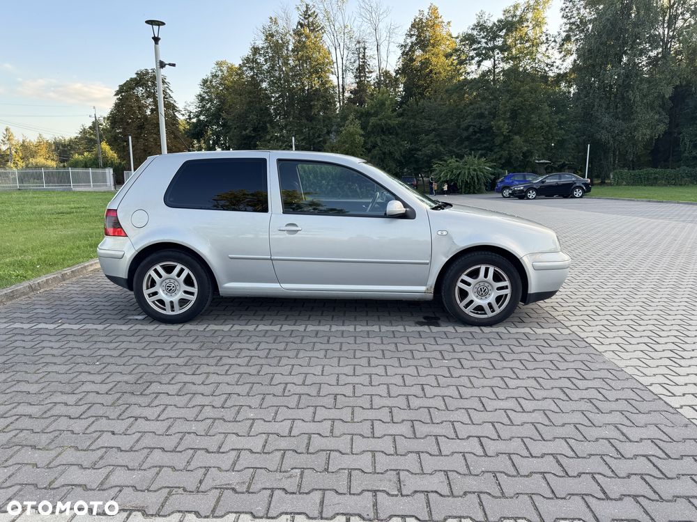 Volkswagen Golf 1.6 Trendline - 4