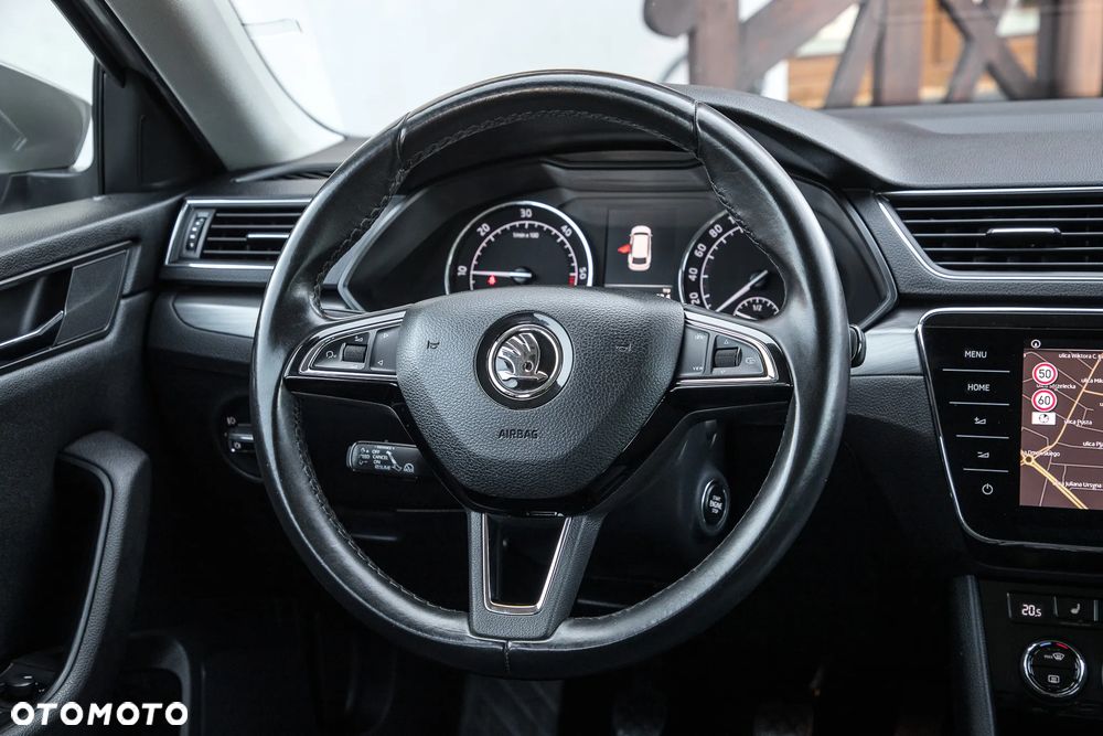 Skoda Superb 2.0 TDI Sportline - 33