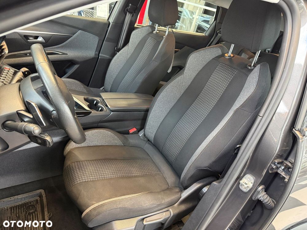 Peugeot 5008 - 24