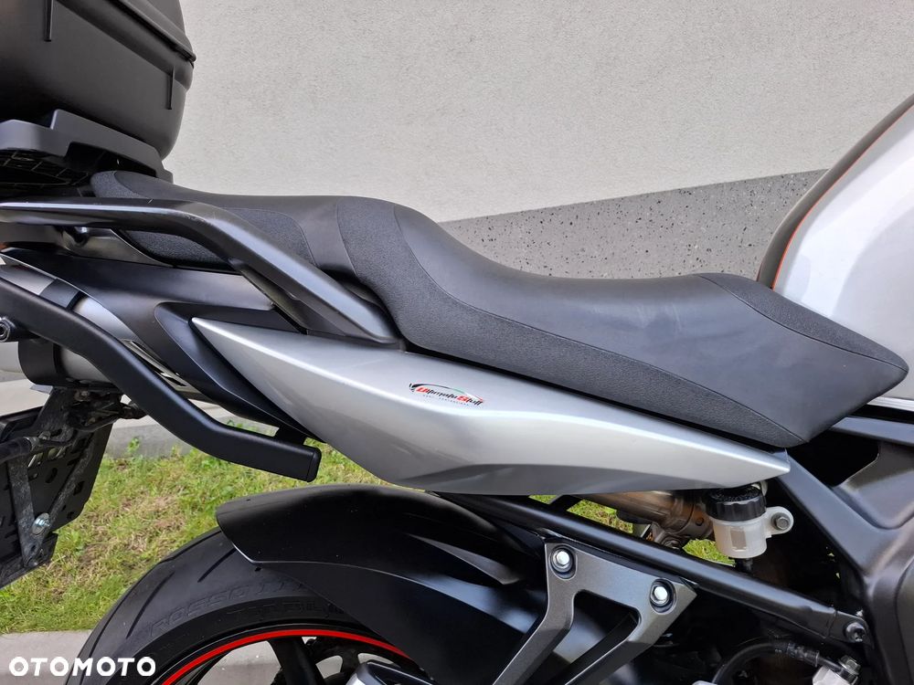 Yamaha FZ6 - 32