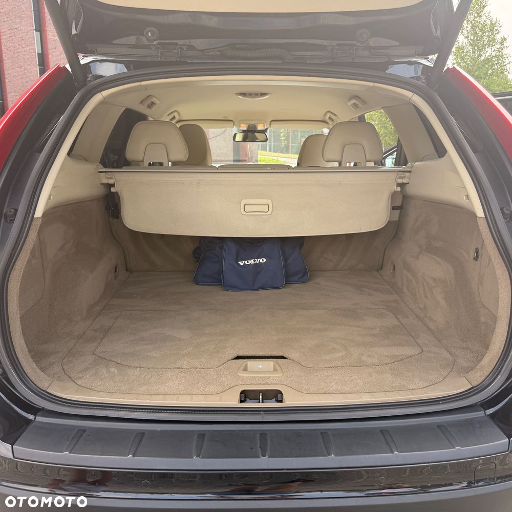 Volvo XC 60 D5 AWD Momentum - 7