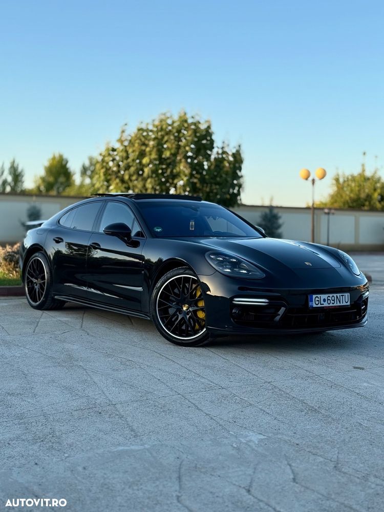 Porsche Panamera Turbo - 1