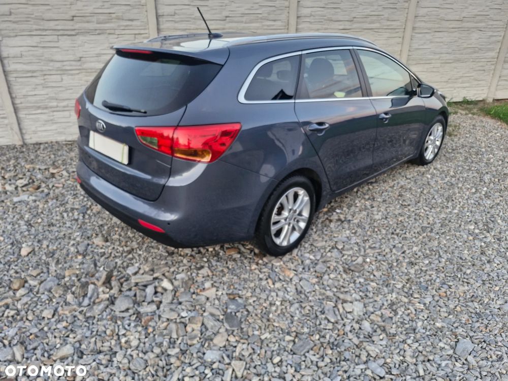 Kia Ceed - 13