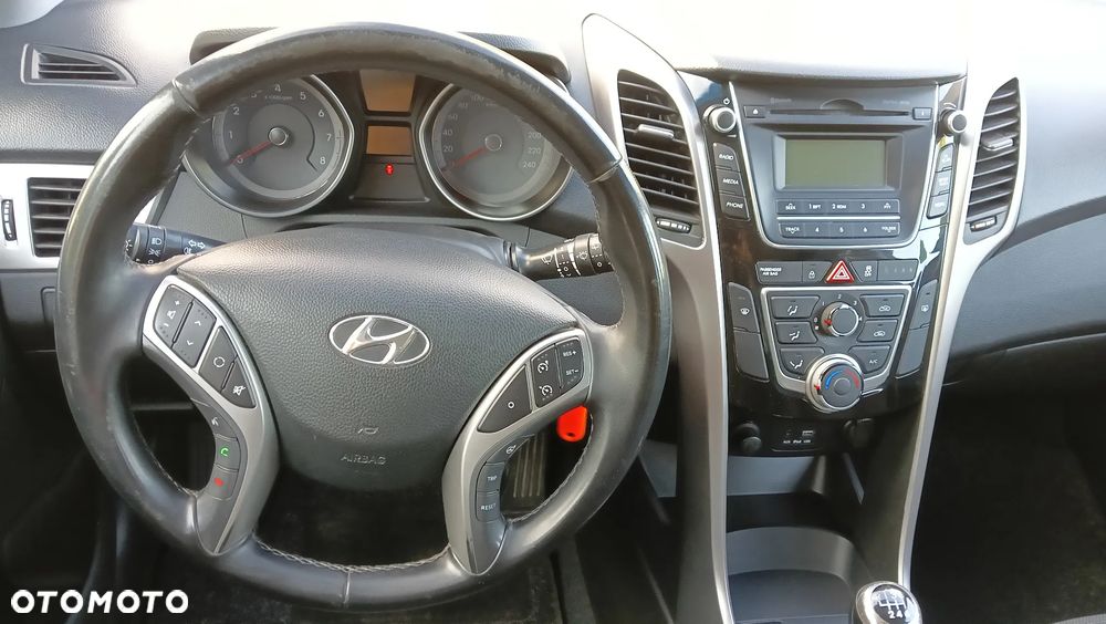 Hyundai i30 1.6 Comfort - 16