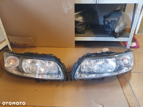 REFLEKTOR L/P VOLVO V70 II LIFT XC70 EUROPA