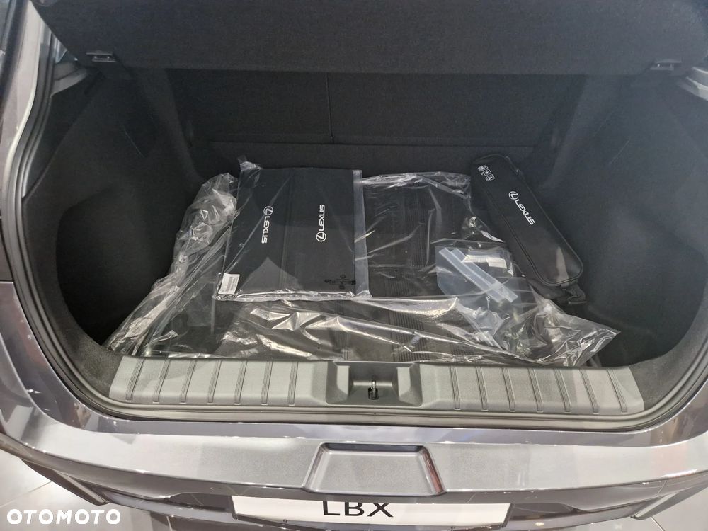 Lexus LBX 1.5 Hybrid - 7