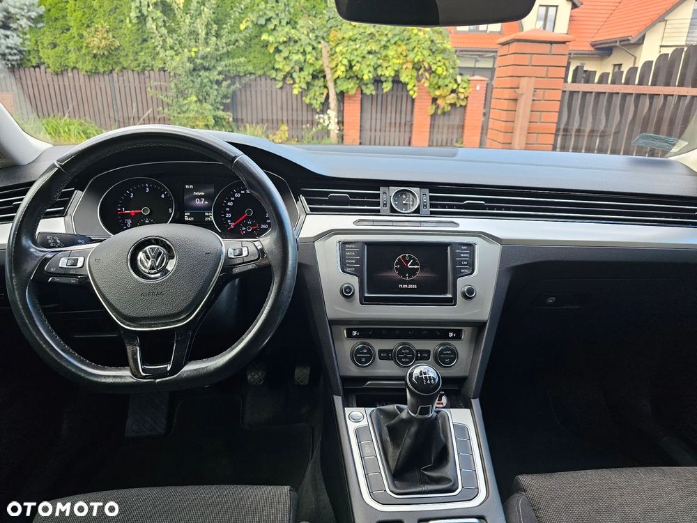 Volkswagen Passat 2.0 TDI BMT Comfortline - 12