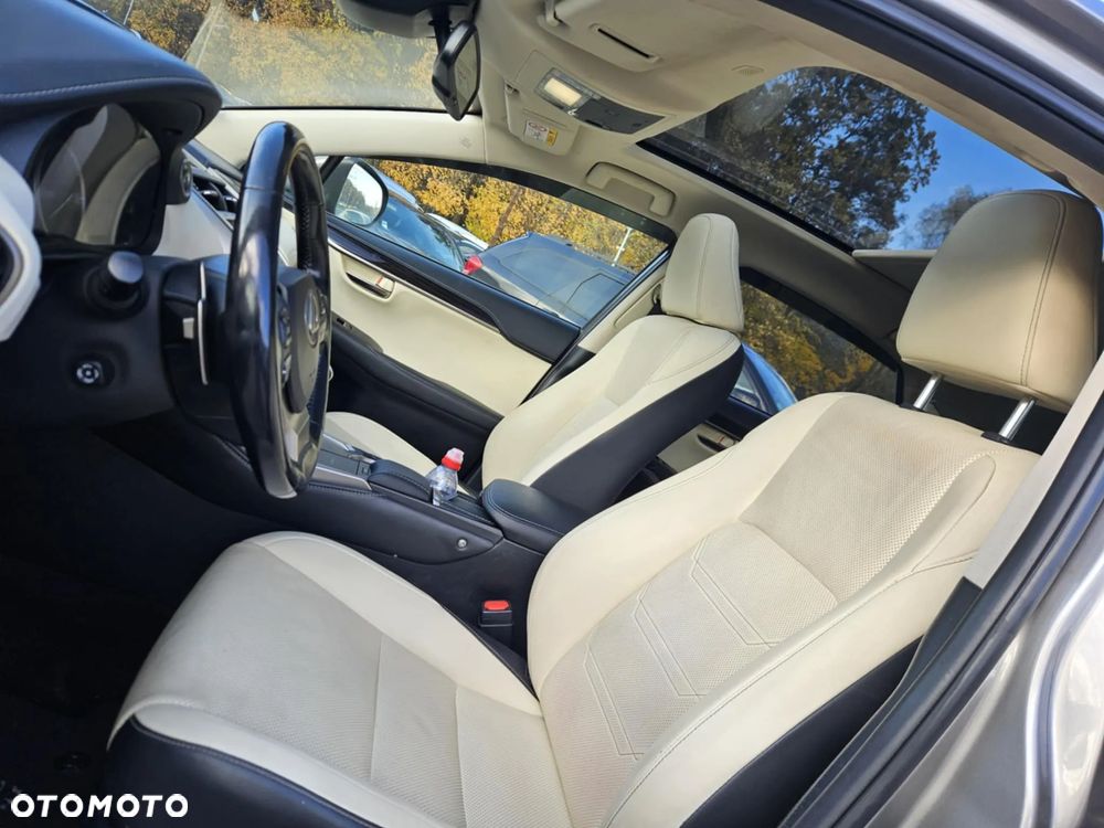 Lexus NX 300h Prestige AWD - 10