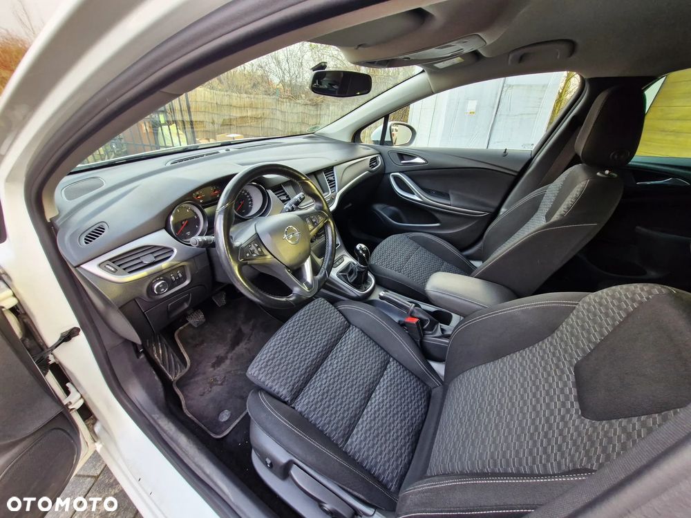 Opel Astra 1.6 CDTI Enjoy - 10