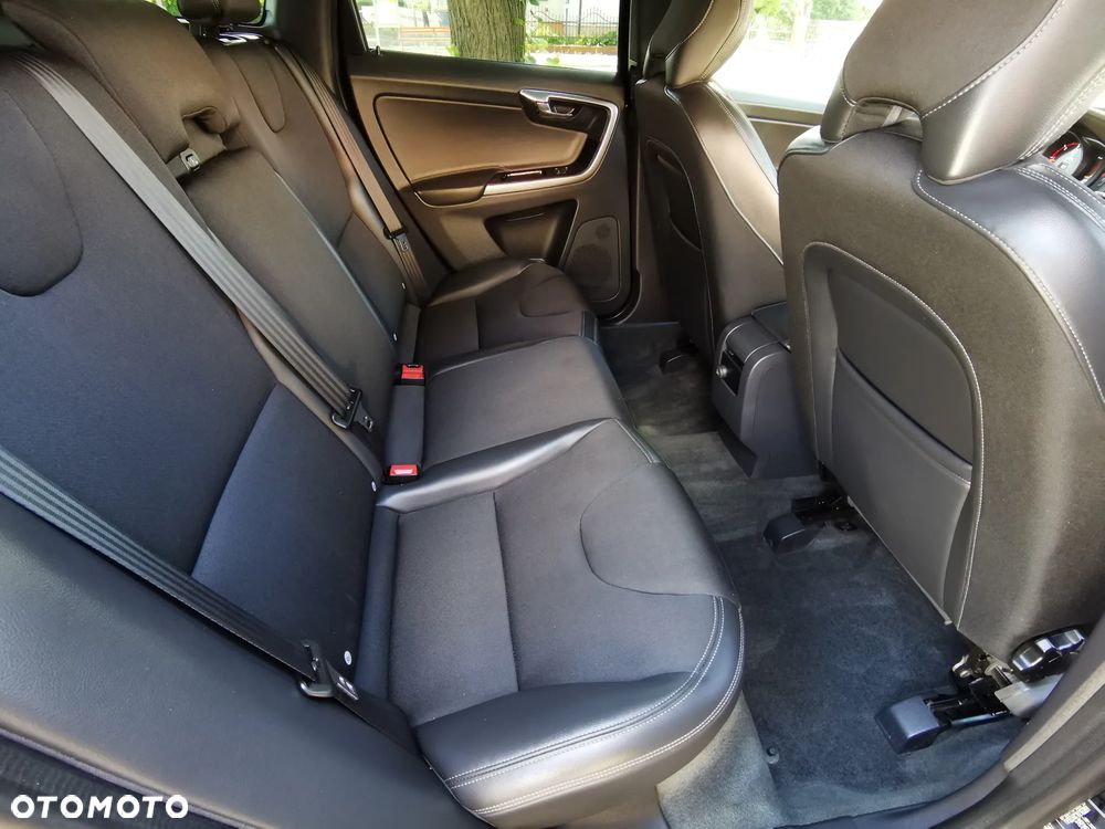 Volvo XC 60 D3 Momentum - 11