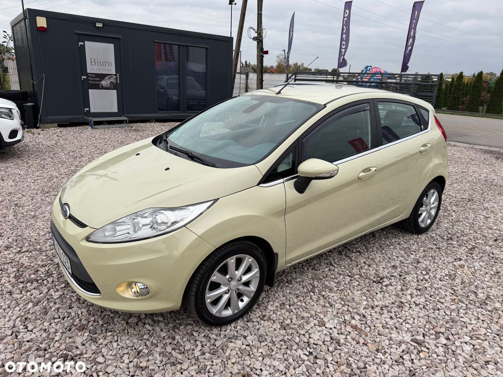 Ford Fiesta 1.4 Ghia - 11