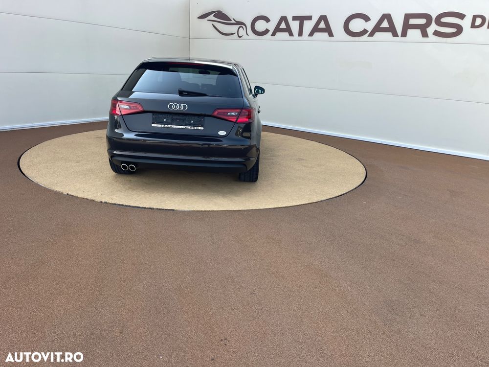 Audi A3 Sportback 2.0 TDI (clean diesel) quattro S tronic Ambiente - 13