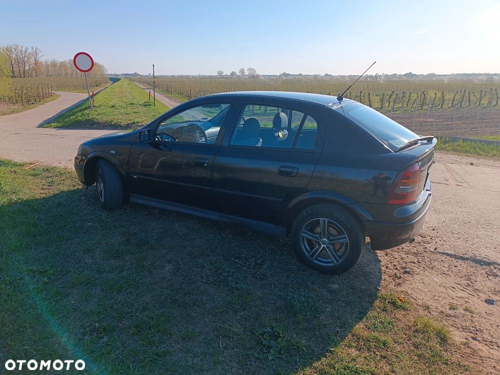 Opel Astra 1.7 DTI - 8