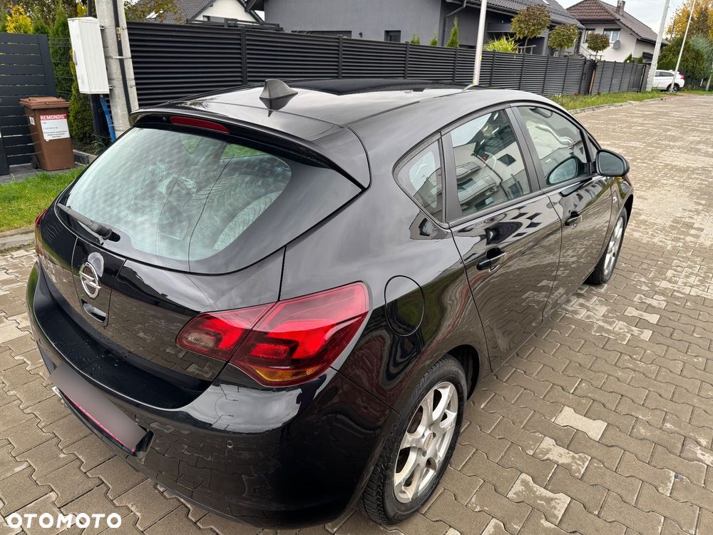 Opel Astra IV 1.4 T Cosmo - 4