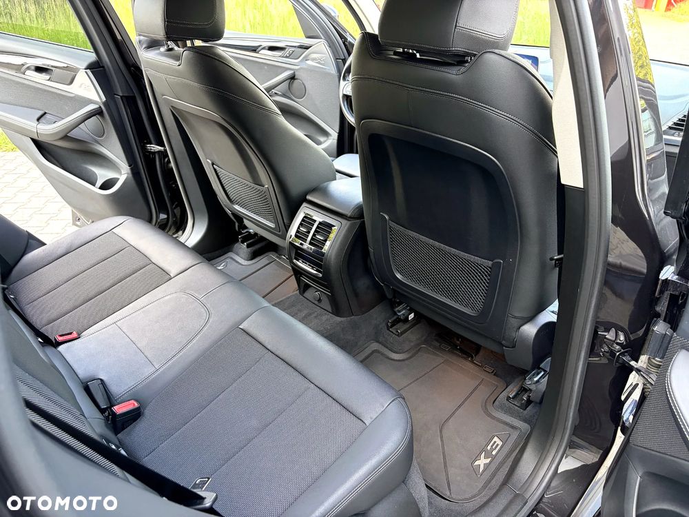 BMW X3 xDrive20i - 9