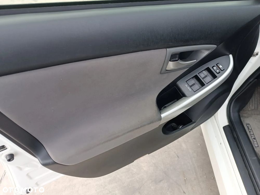 Toyota Prius - 14