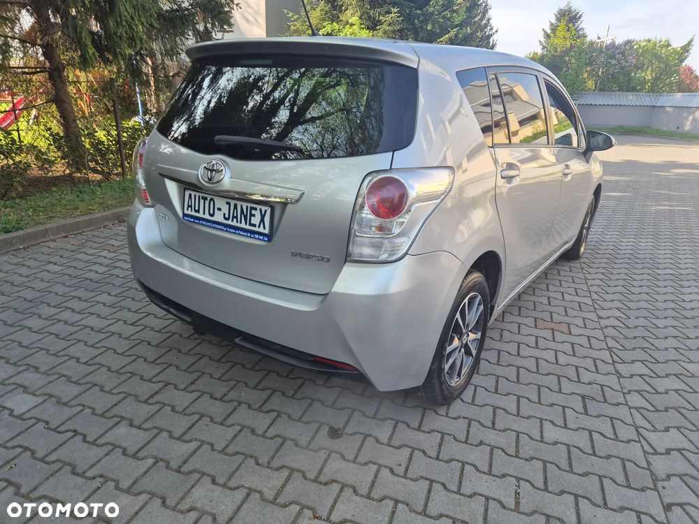 Toyota Verso 1.8 5-Sitzer Executive - 9