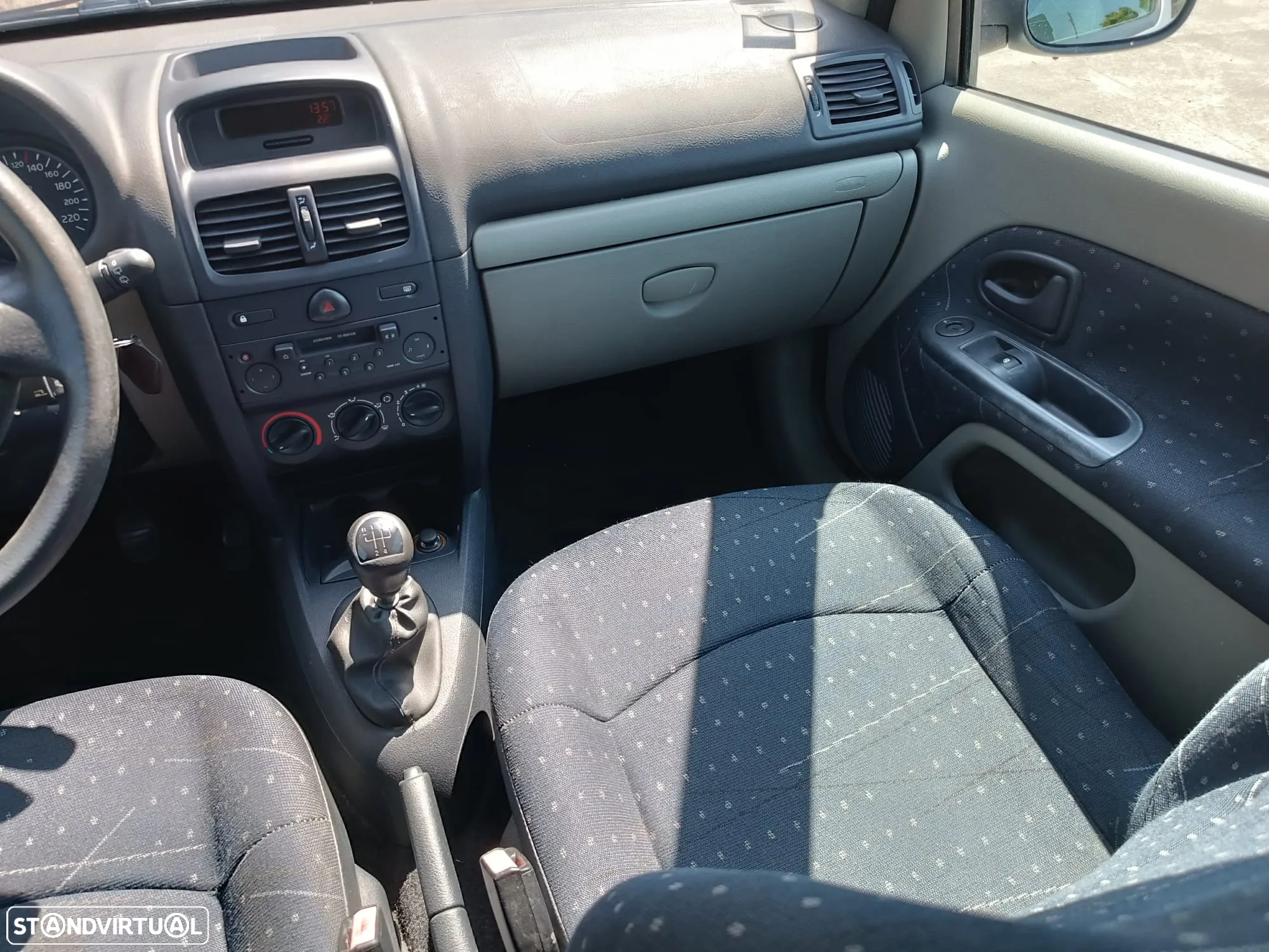 Renault Clio 1.2 16V Dynamique - 13
