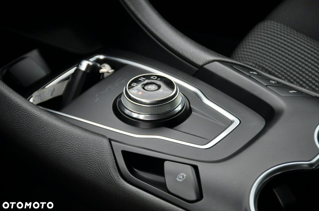 Ford Mondeo - 34