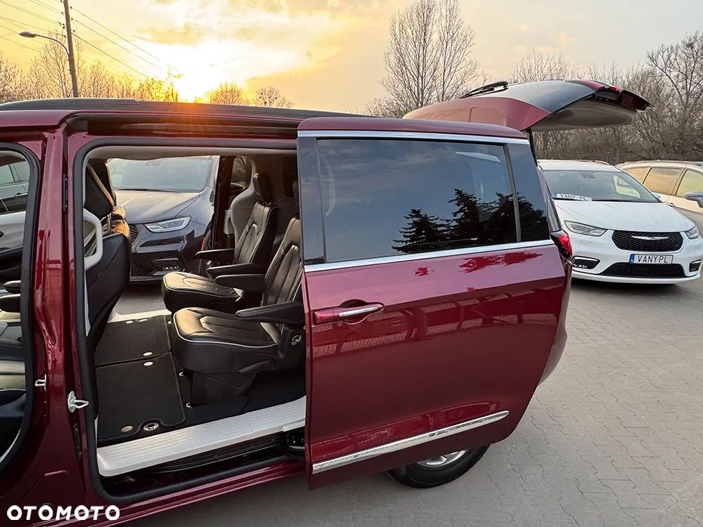 Chrysler Pacifica - 19