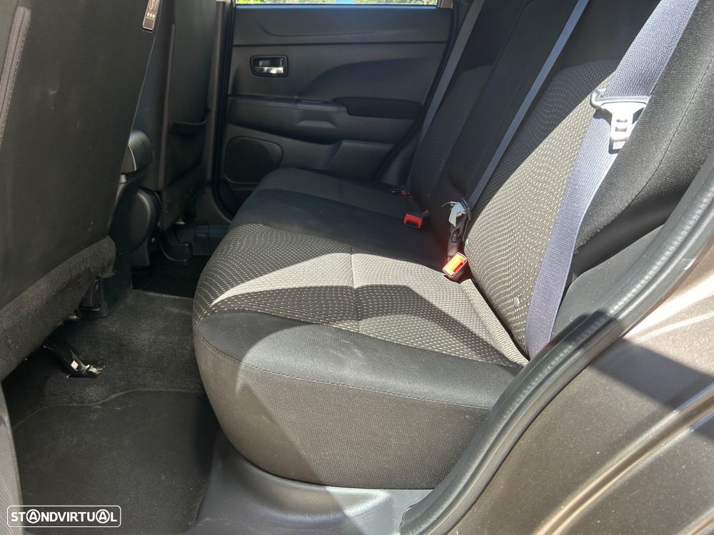 Mitsubishi ASX 1.8 DI-D Intense - 14