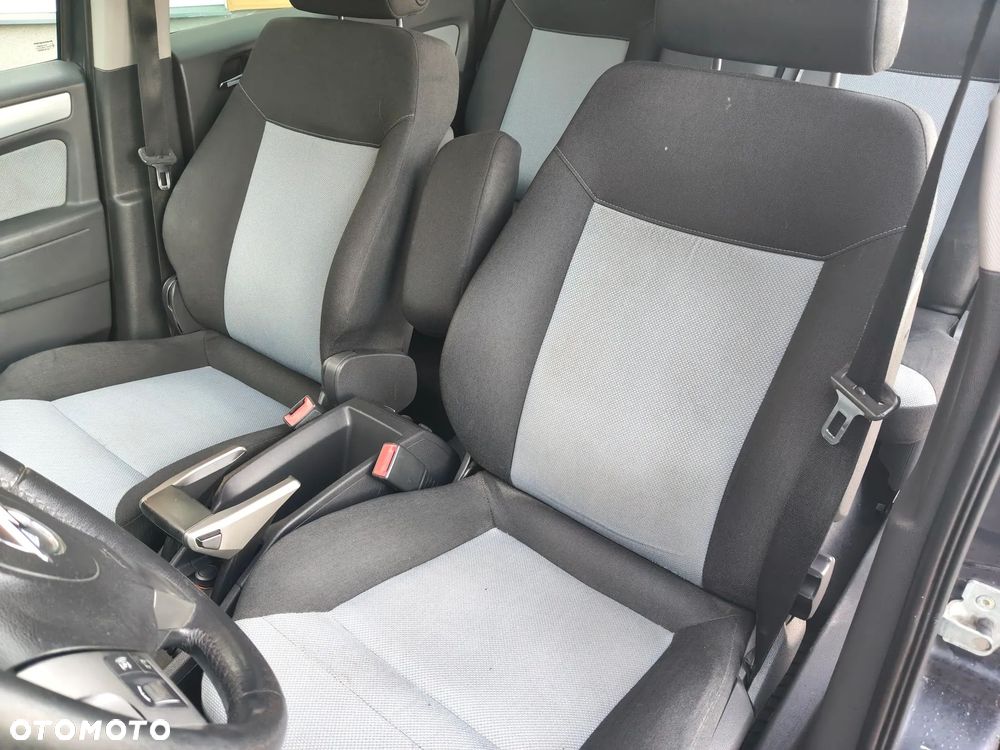 Opel Zafira - 19