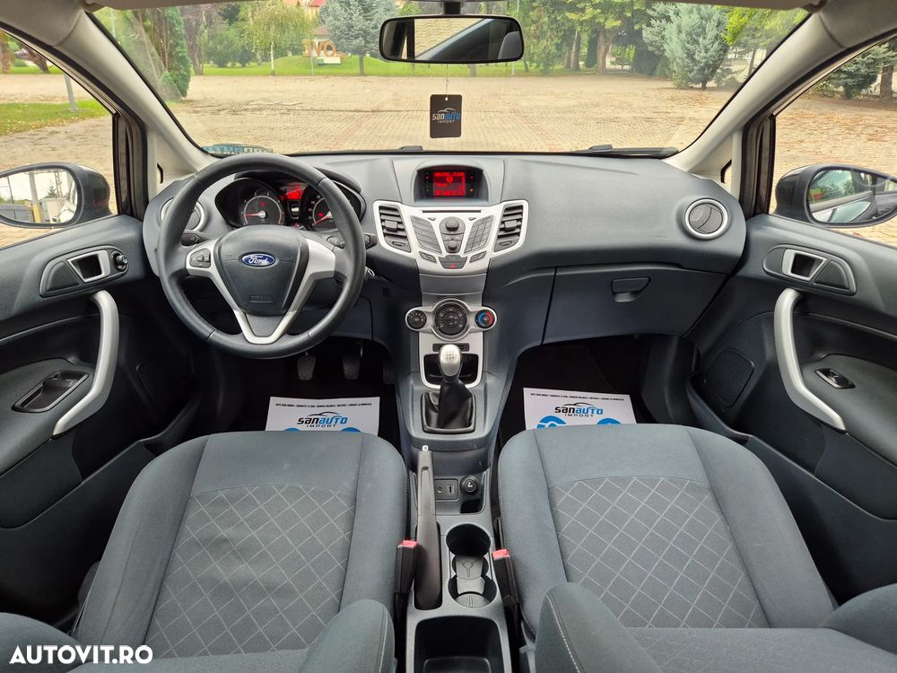 Ford Fiesta 2012 photo 5