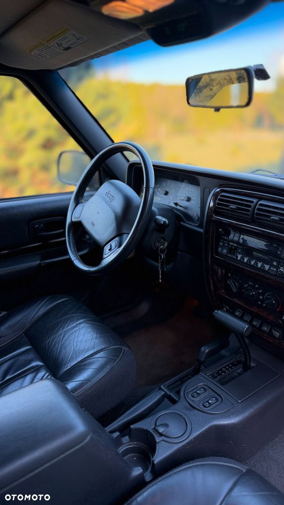 Jeep Cherokee 4.0 Limited - 24
